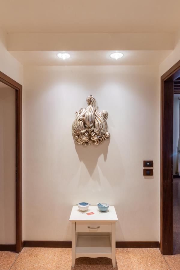 Ve-Nice Suite San Marco C4439 Veneza Exterior foto